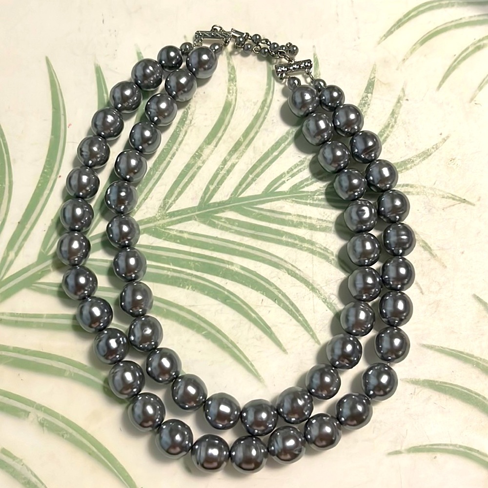 Baroque pearlesque necklace